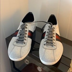 Gucci size 10 shoes like new!